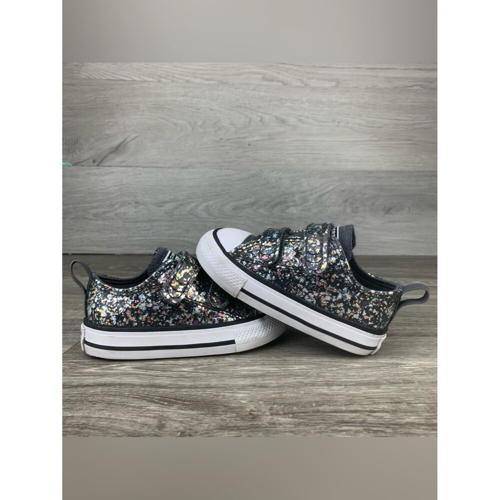 Converse Chuck Taylor All Star Infant/Toddler size 4 Glitter easy on sneakers